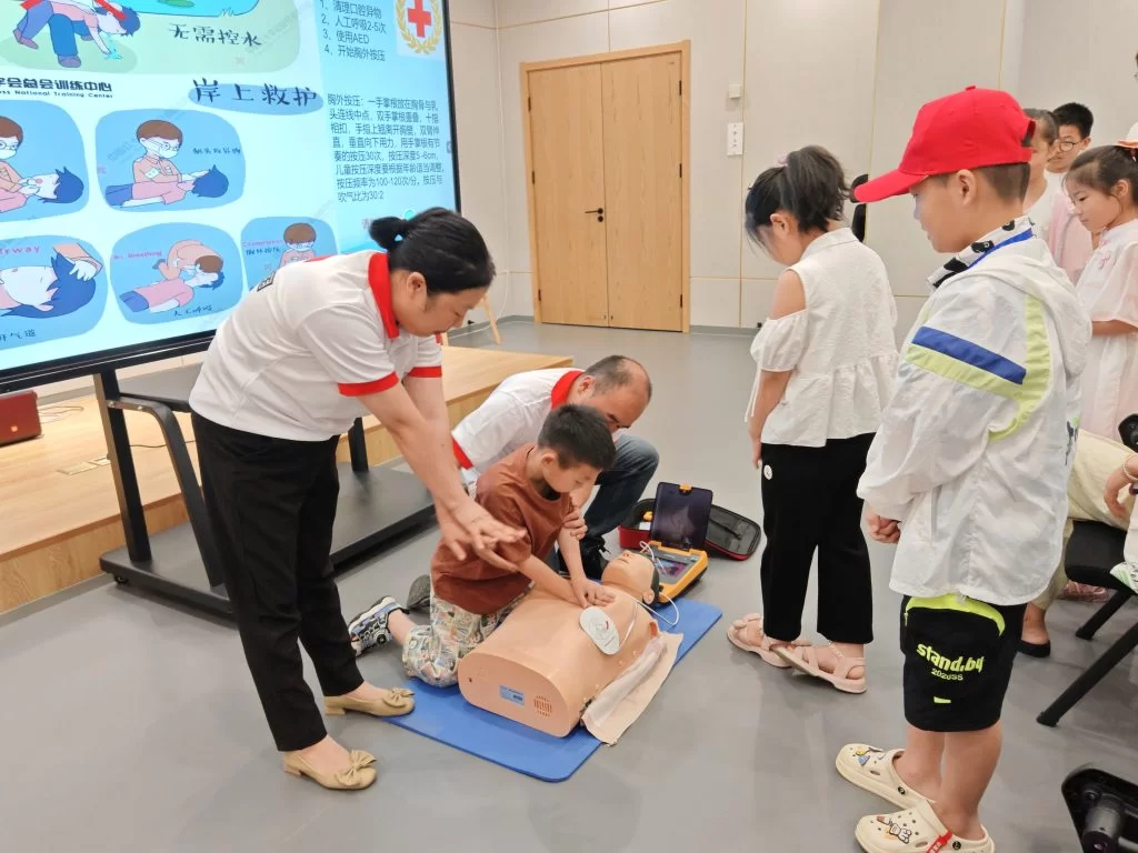 家庭紧急急救！家庭护理视频讲解，保命技能要学好-代码飓风